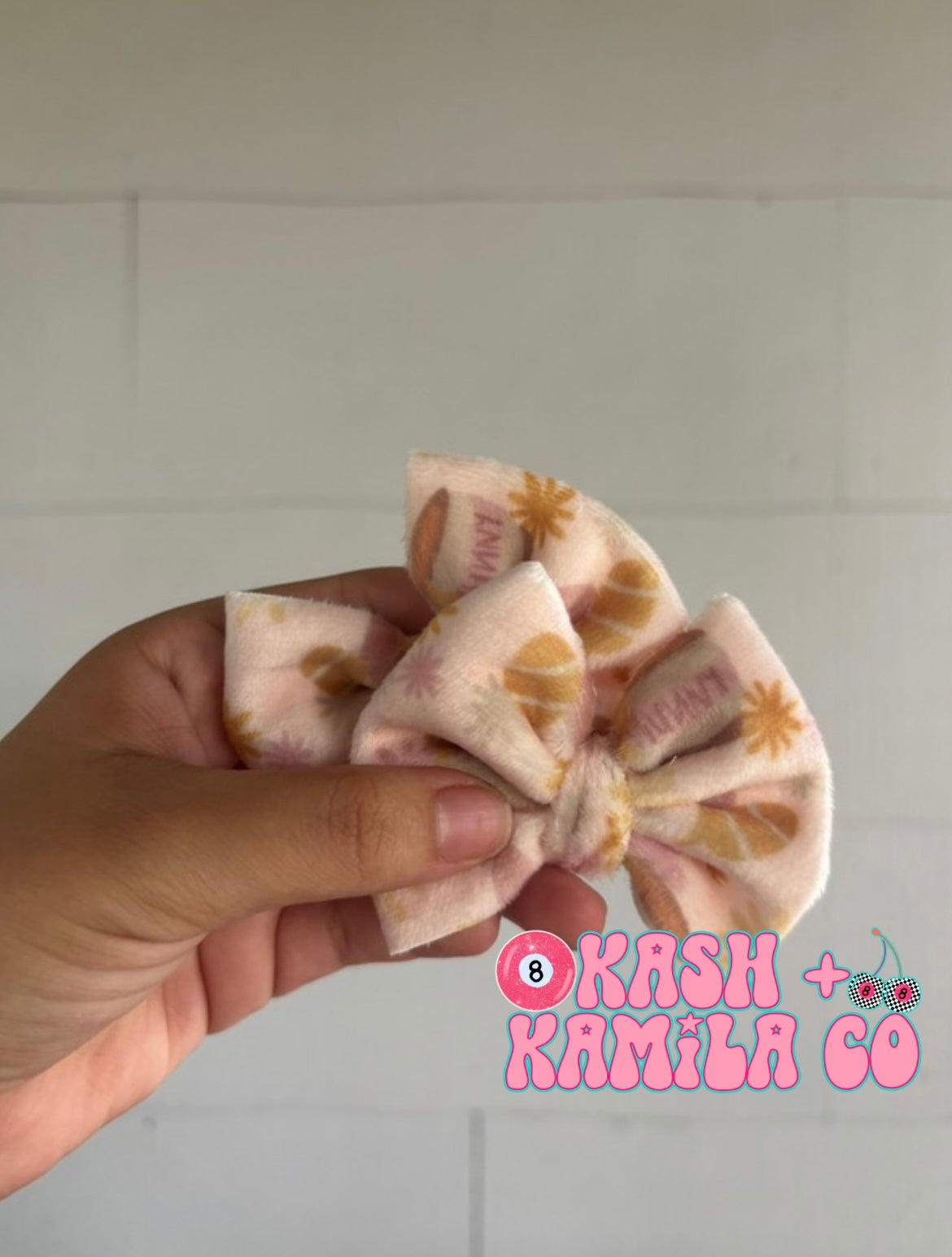 RTS 3” Piggies Pooh Floral & Bees /Clip