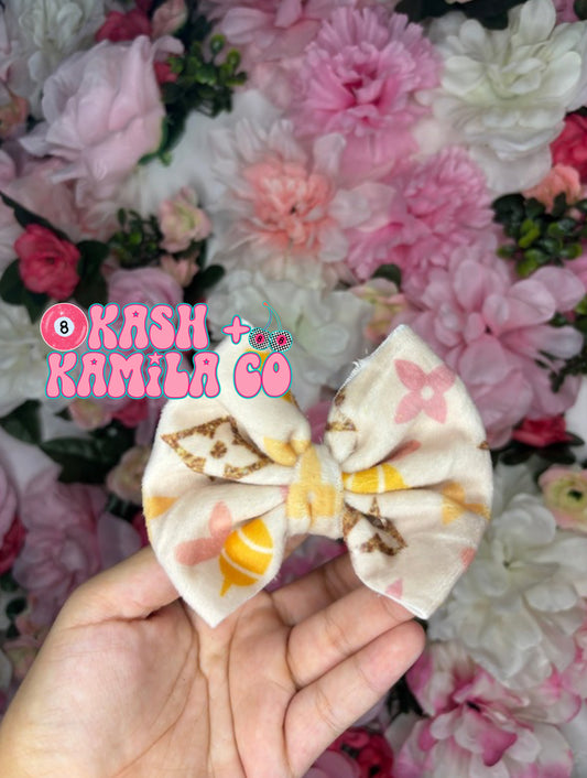 RTS 4” Bow Pooh Boujee Bees/Clip