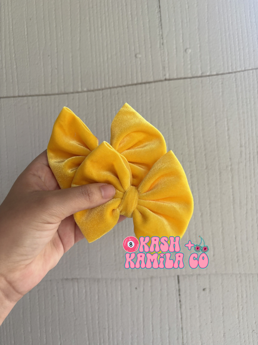 RTS 4” Piggies Velvet Yellow / Clip