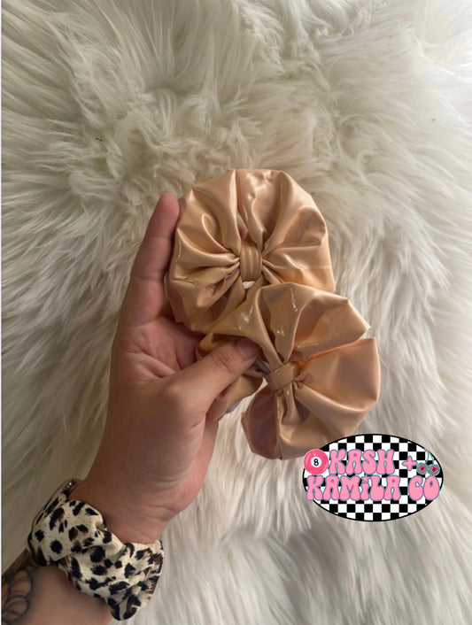 RTS Messy Piggies Plastic Cream/Clip