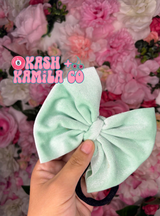 RTS 5” Bow Velvet Mint / Black Nylon